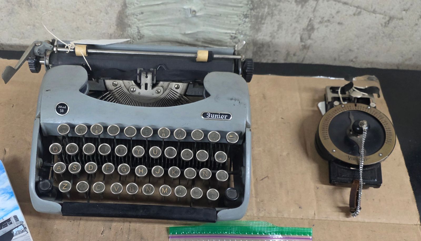 Junior and Virotyp typewriters