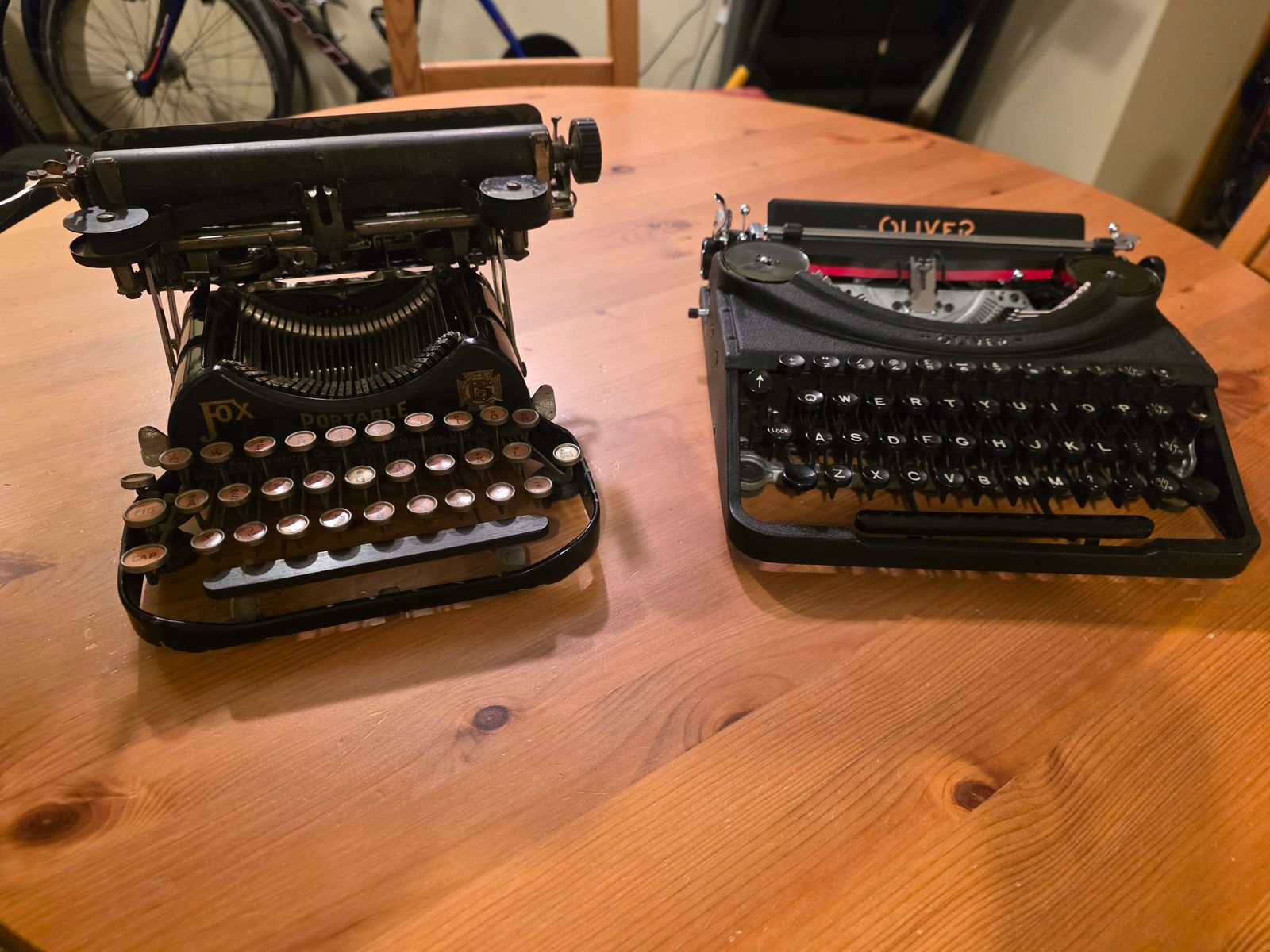 Fox Portable 2 and Oliver Portable typewriters