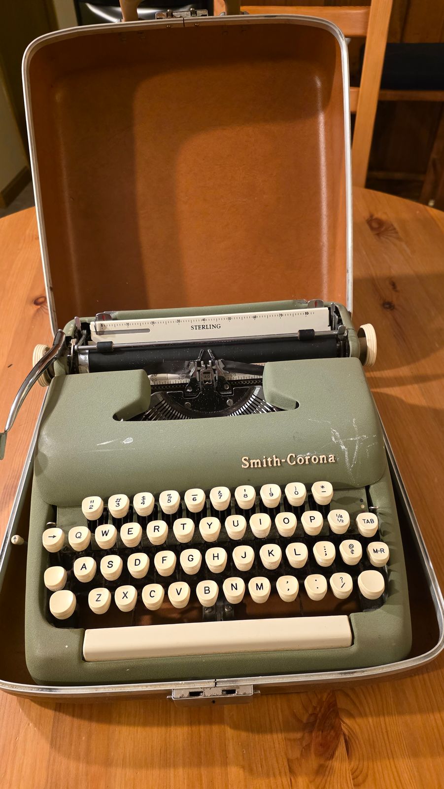 Photo from the Smith Corona Sterling (5 Series) gallery