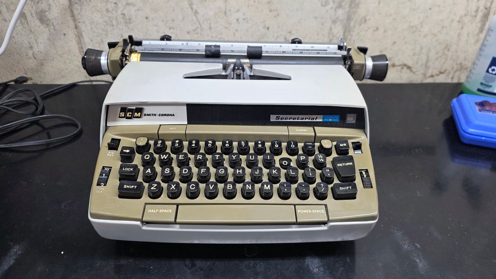 Photo from the Smith Corona Secretarial 250 Office Electric gallery