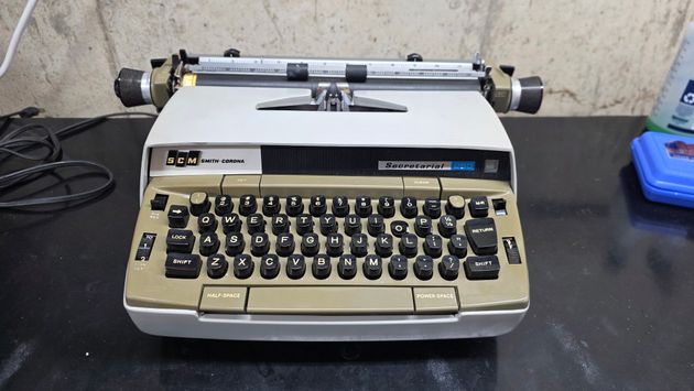 Photo from the Smith Corona Secretarial 250 Office Electric gallery