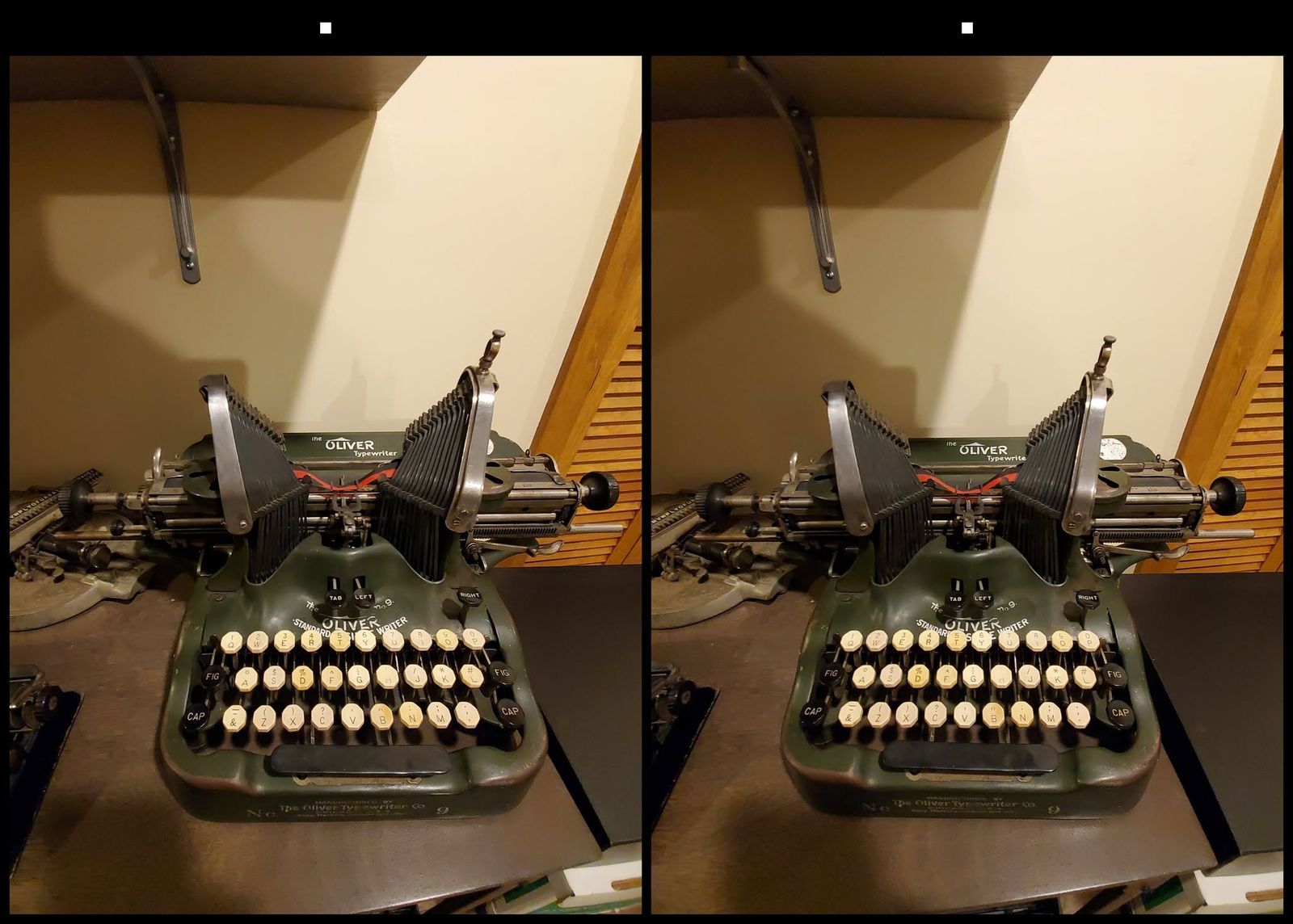Parallel view 3D image of an Oliver Number 9 typewriter