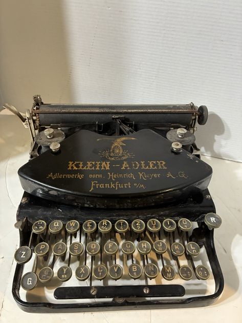 Photo from the Adler Klien Adler 1 gallery